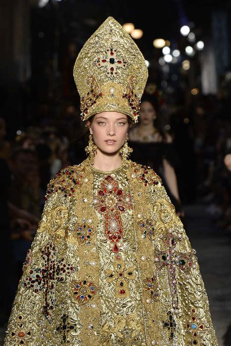 dolce gabbana aumenta i prezzi 2016|stefano gabbana alta moda.